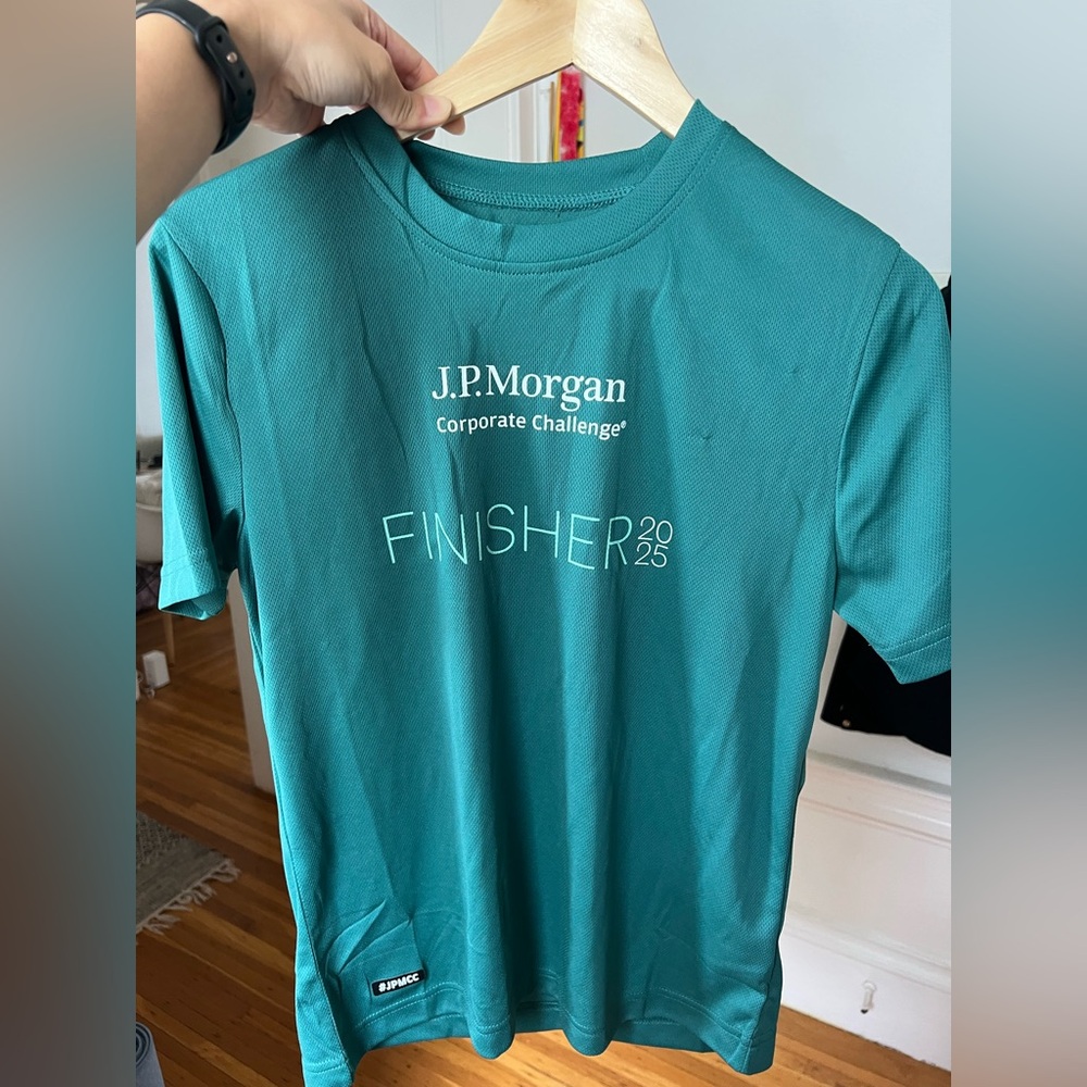JP Morgan Corporate Challenger Finisher Green T-Shirt in size XS